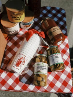 The Real Dill: Bloody Mary Mix - 32 Oz -Home Goods Store 64DA6D96 3B87 4288 8922 56FD5C171335 0111bd52 28a9 4184 adca d41dec40526e