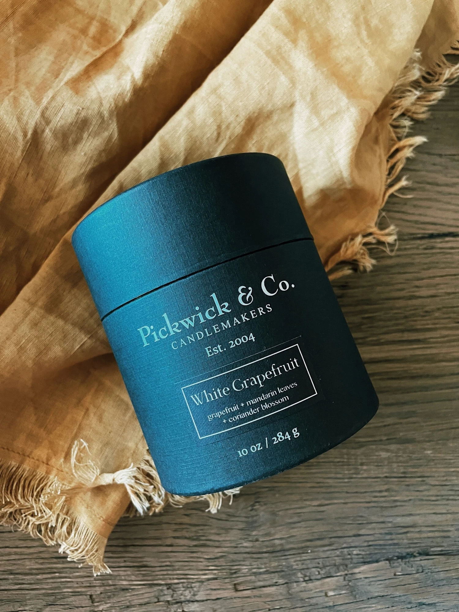 Pickwick + Co: White Grapefruit Candle 1 Pickwick + Co: White Grapefruit Candle