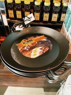 Lodge: 15 Inch Seasoned Carbon Steel Dual Handle Pan