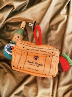 Woof Clicquot Pawty Set