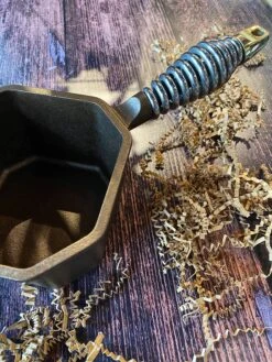 Finex: Sauce Pot - 1 Quart -Home Goods Store image 5a3425df 2958 4bda 99c8 9c9aceebd8fd