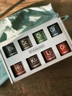 Spiceology: BBQ Rub Gift Set - 8 Glass Jars