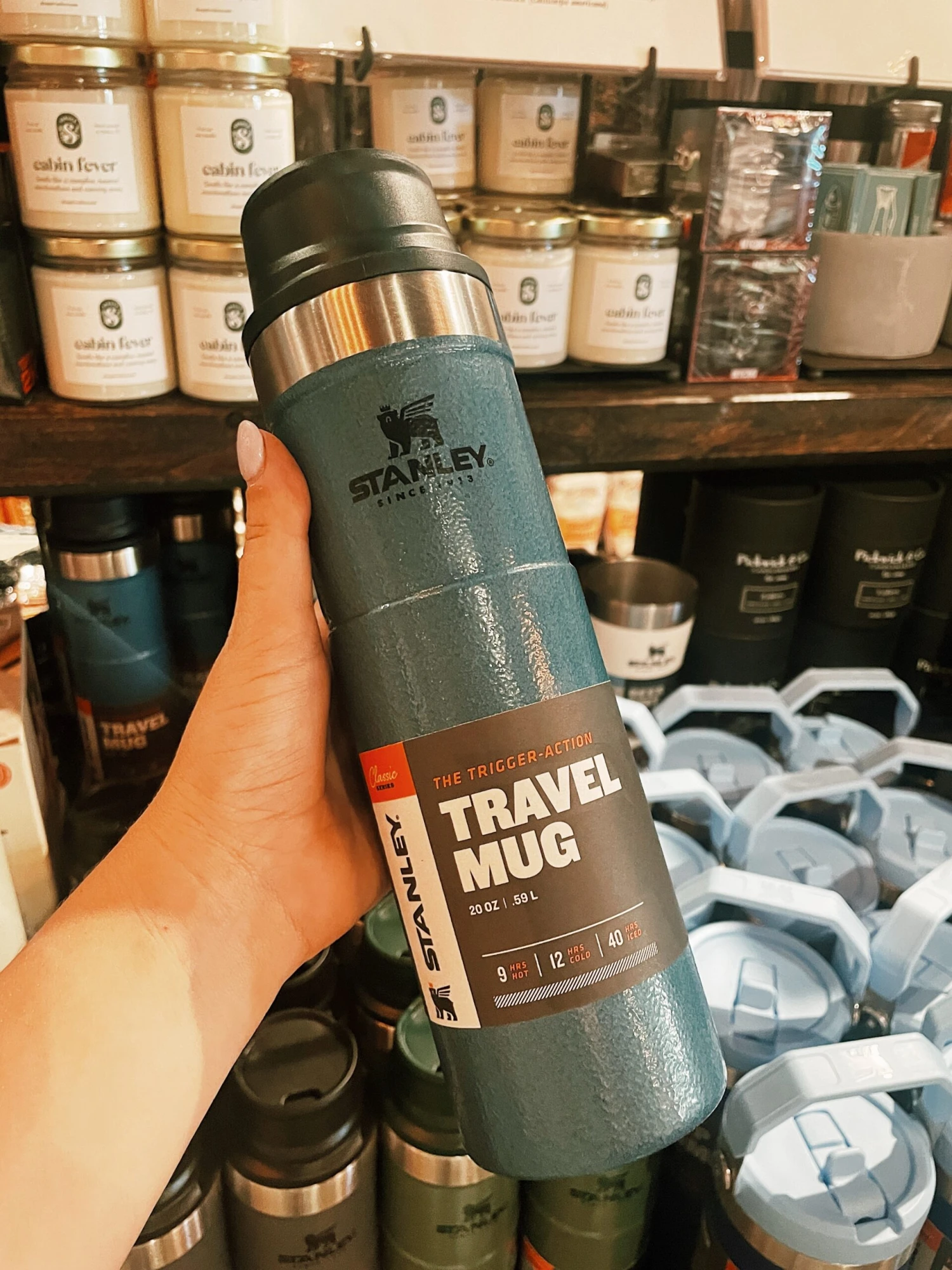 Stanley: Trigger Action Travel Mug - Hammertone Lake 8 Stanley: Trigger Action Travel Mug - Hammertone Lake - Image 8
