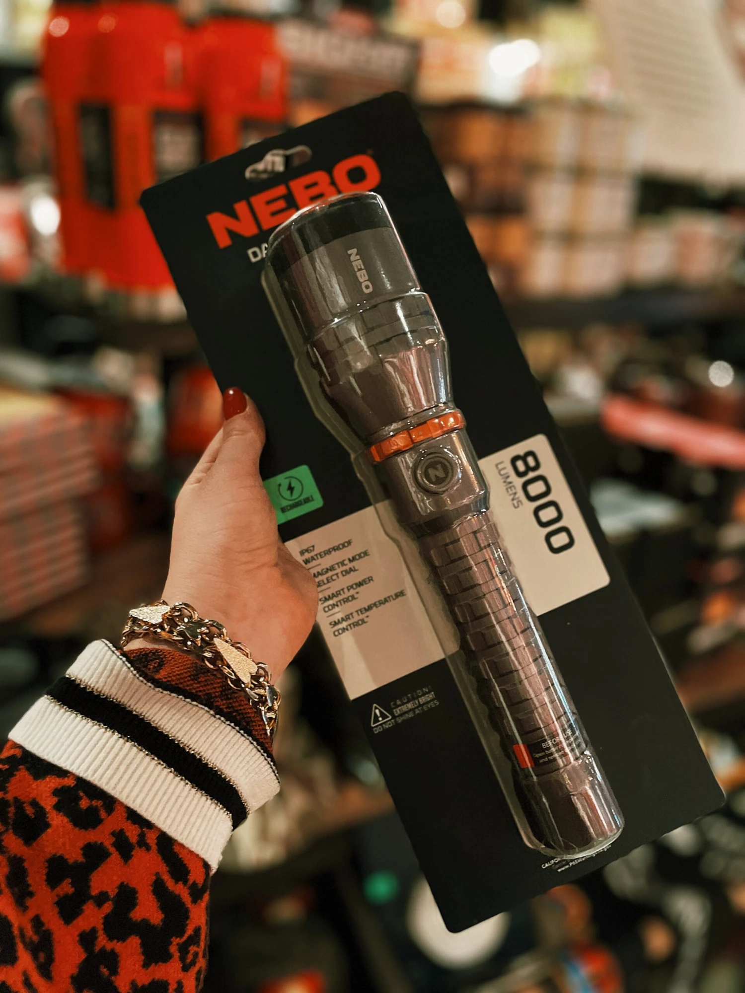 Nebo: DaVinci 8000 Flashlight 1 Nebo: DaVinci 8000 Flashlight