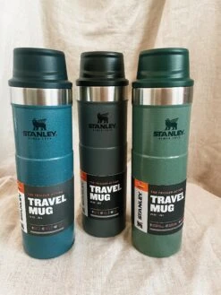Stanley: Trigger Action Travel Mug - Hammertone Lake 16 Stanley: Trigger Action Travel Mug - Hammertone Lake -Home Goods Store image d12be436 28dd 4c32 9ae8 c651ffb74005