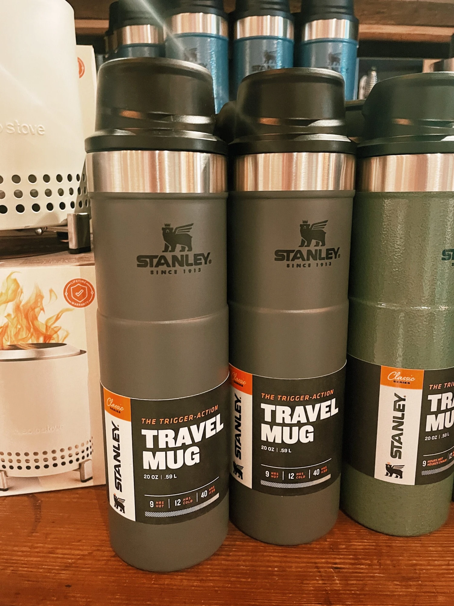 Stanley: Trigger Action Travel Mug - Hammertone Lake 7 Stanley: Trigger Action Travel Mug - Hammertone Lake - Image 7